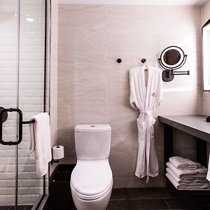 One-Bedroom King Suite Roll Shower Mobility Access